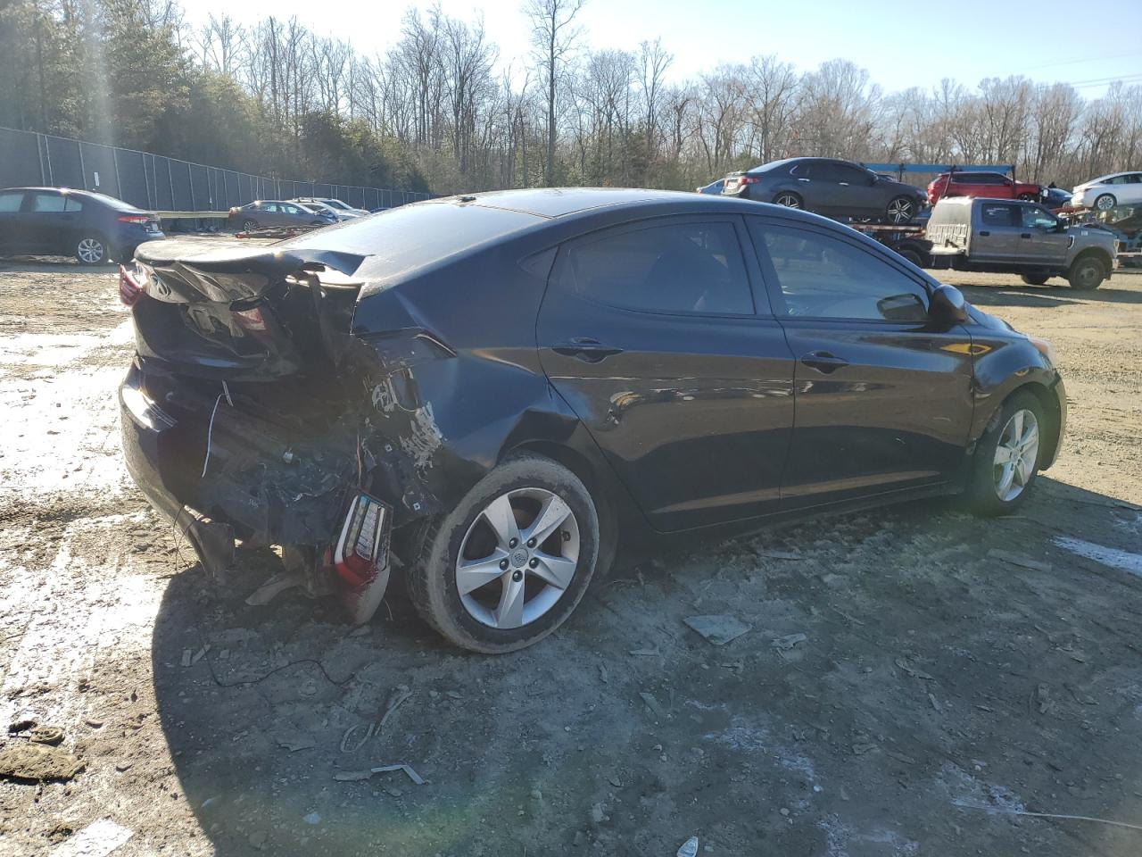 2013 Hyundai Elantra - Image 3