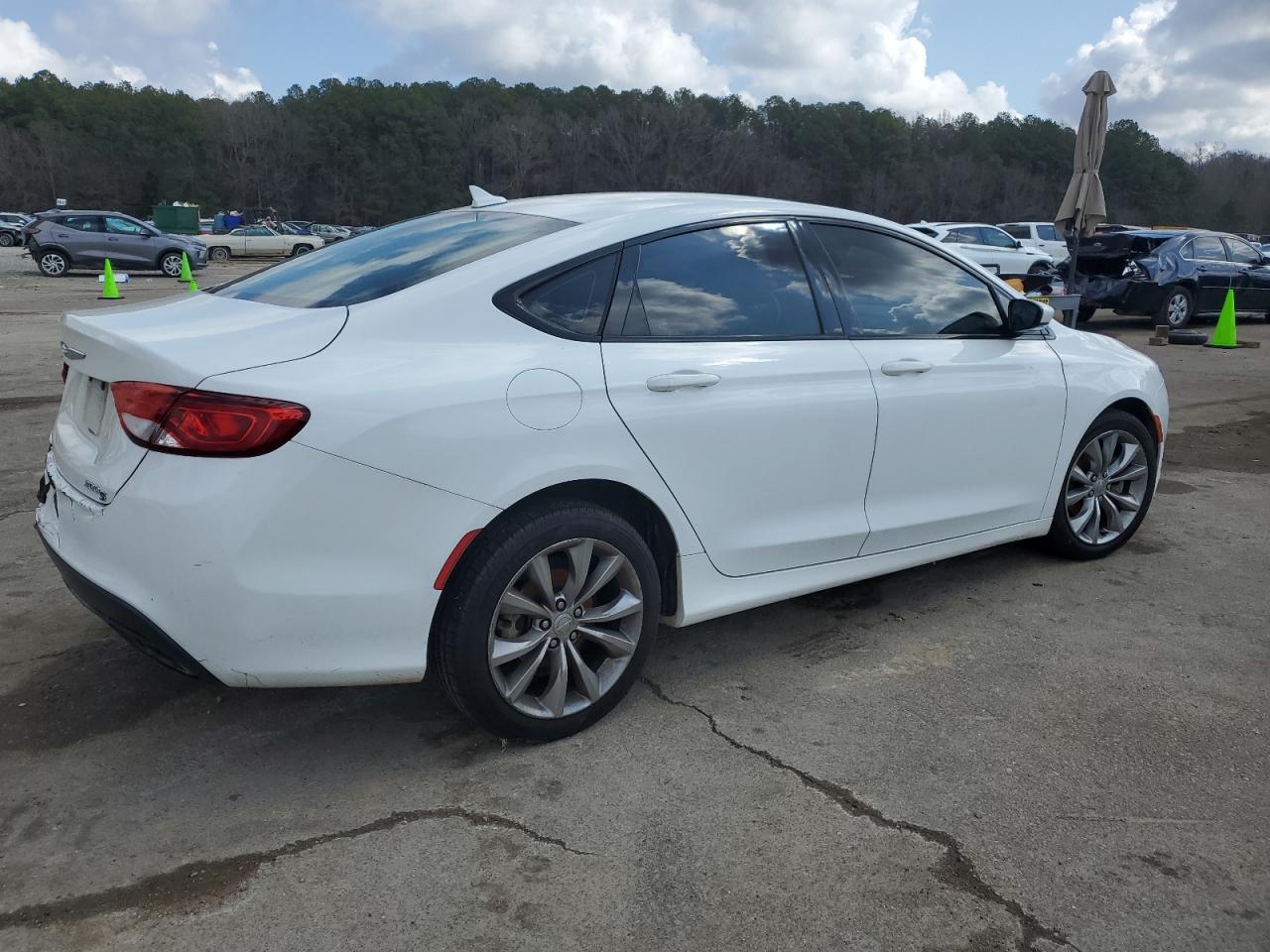 2015 Chrysler 200 - Image 3