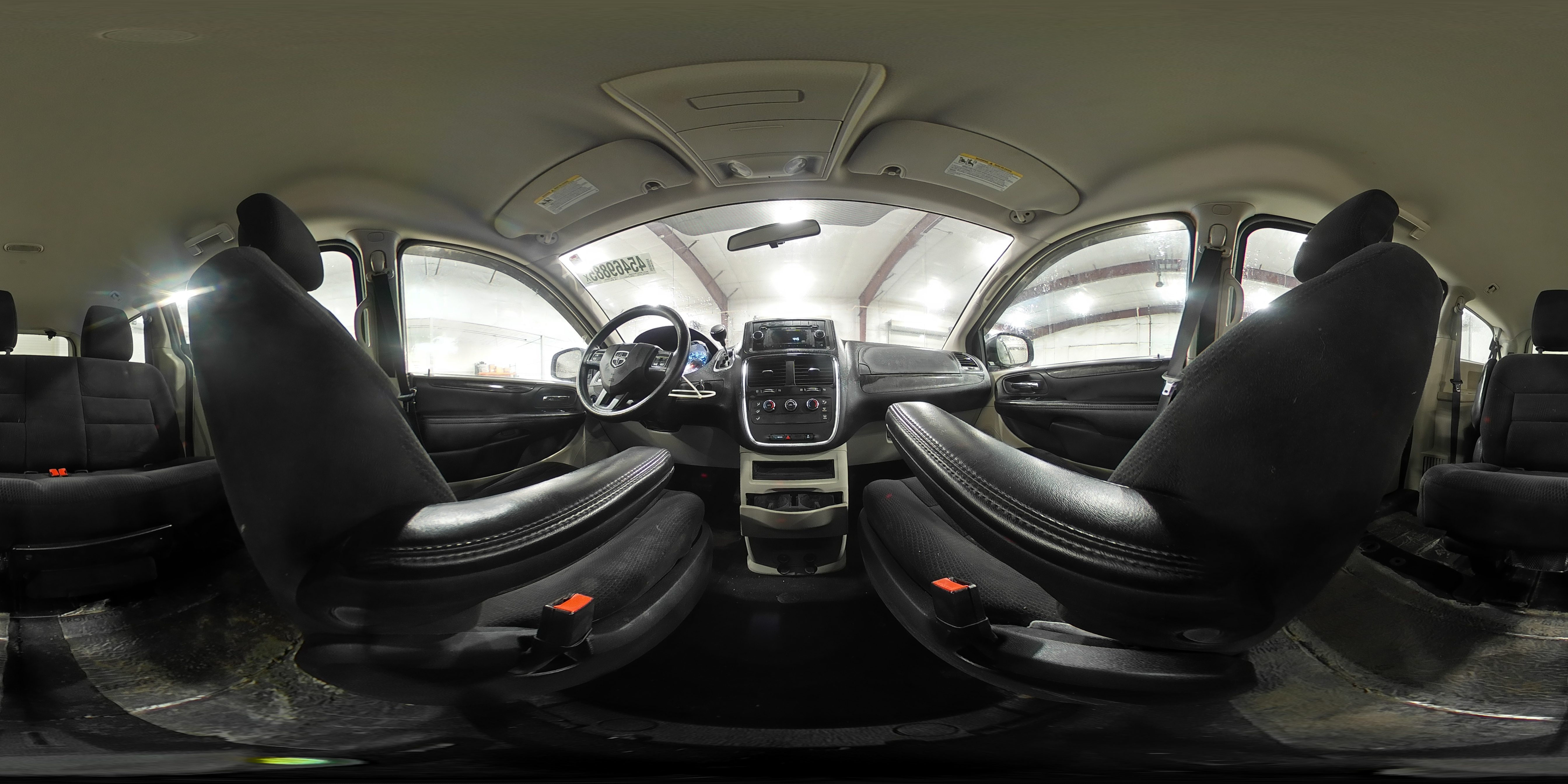 2015 Dodge Caravan - Image 14