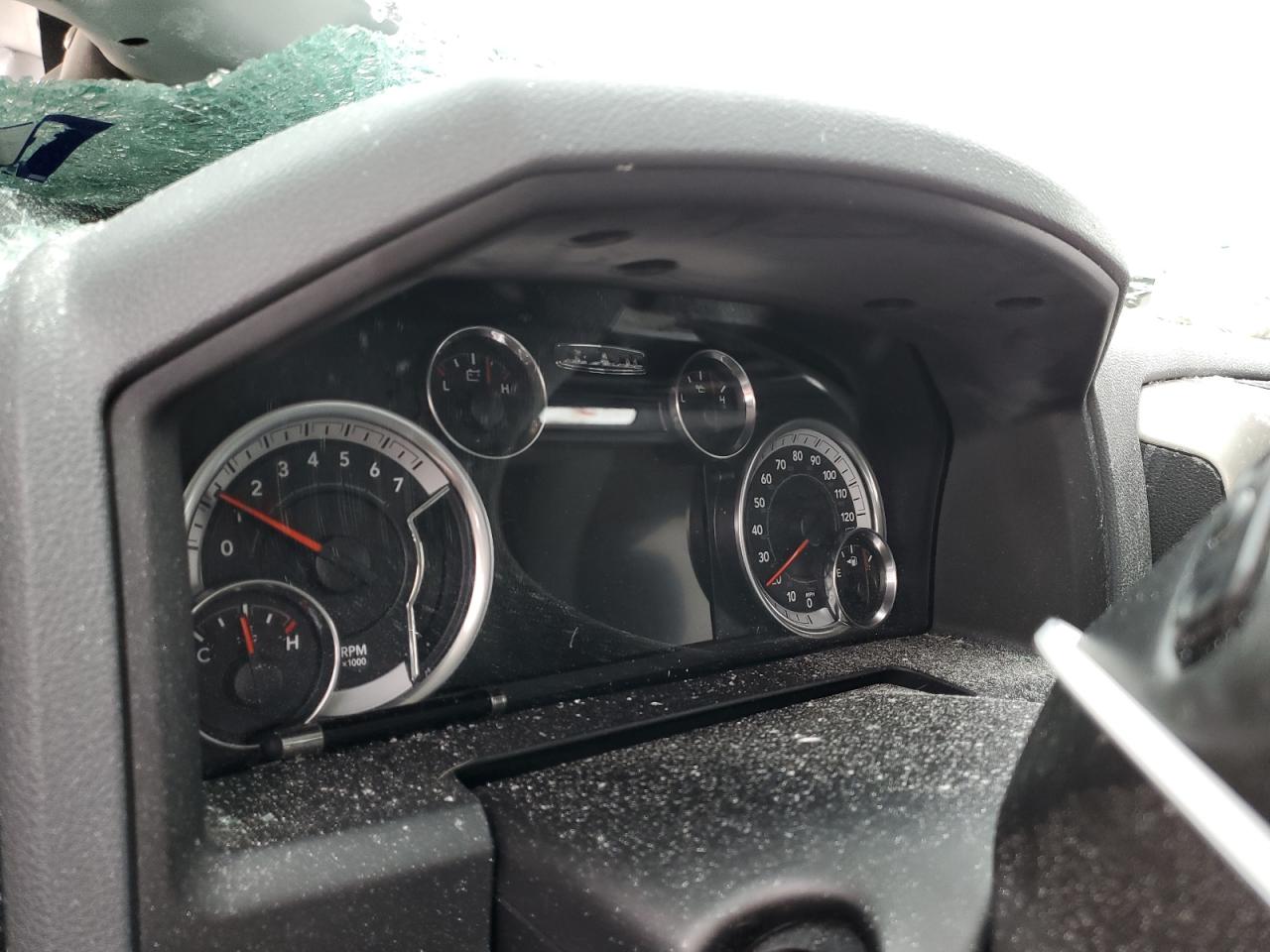 2015 RAM 1500 - Image 9