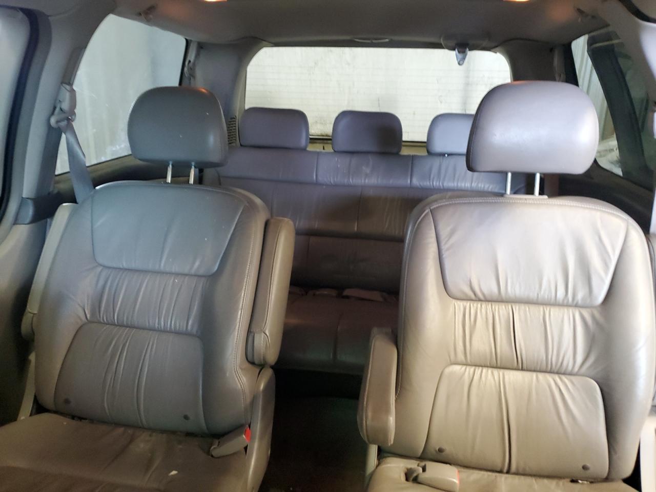 2004 Honda Odyssey - Image 10