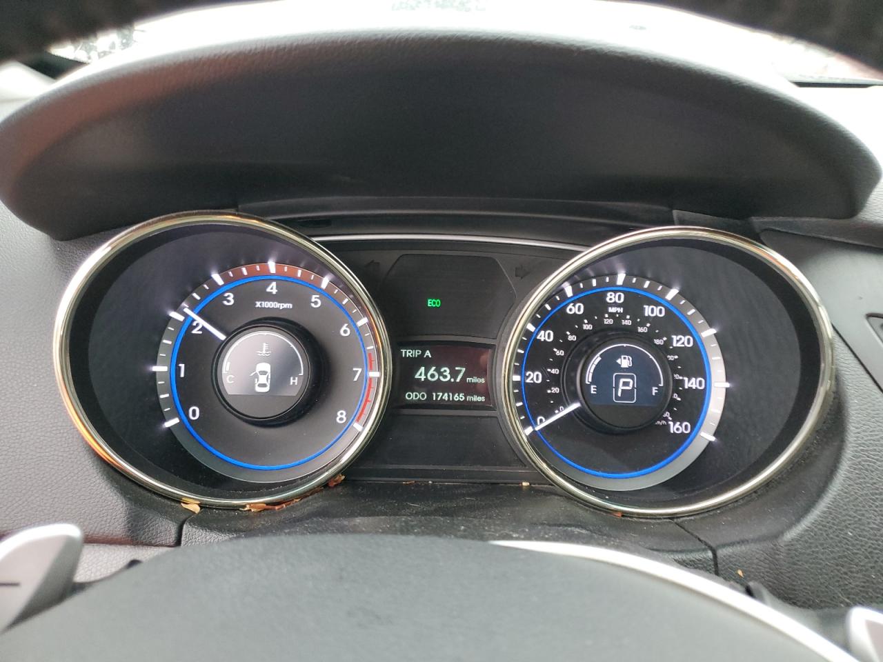 2012 Hyundai Sonata - Image 9