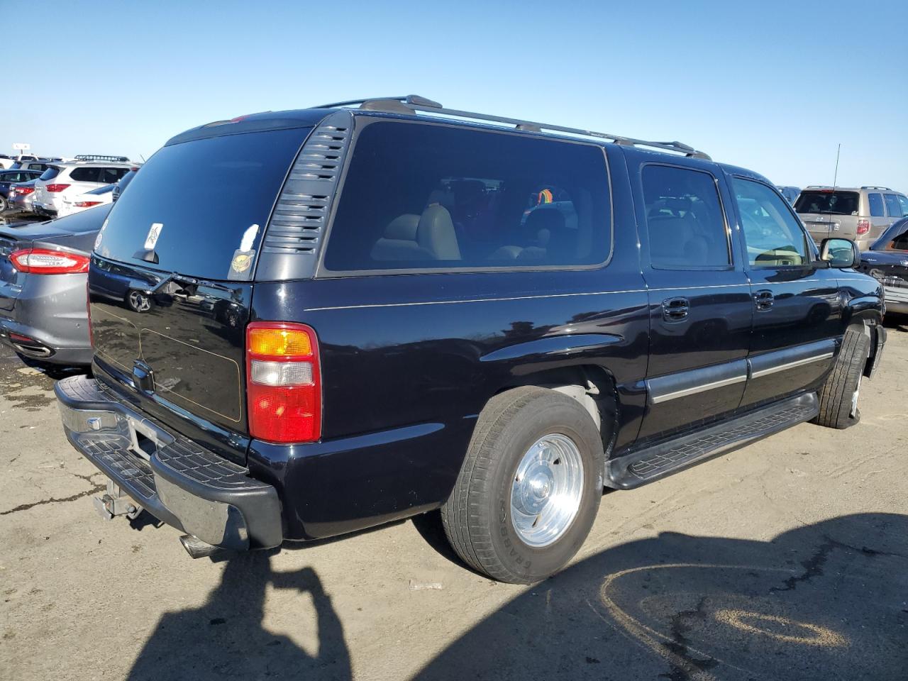 2001 Chevrolet Suburban - Image 3