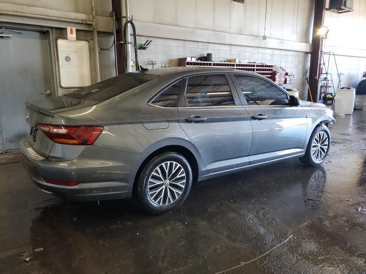 2019 Volkswagen Jetta - Image 3