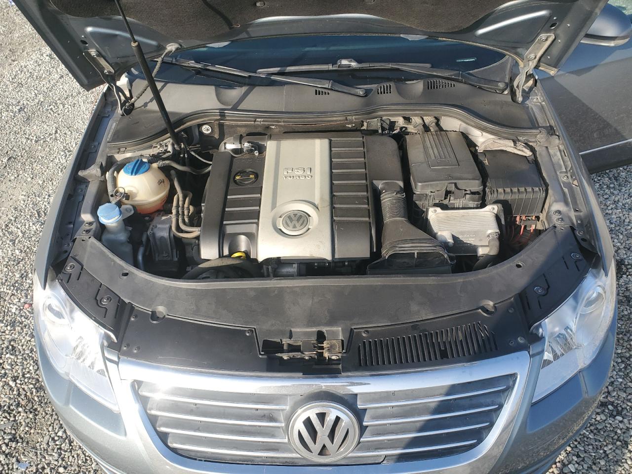 2008 Volkswagen Passat - Image 13