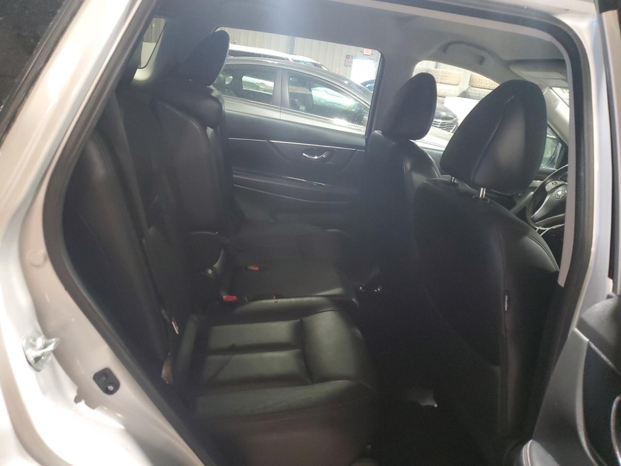 2015 Nissan Rogue - Image 11