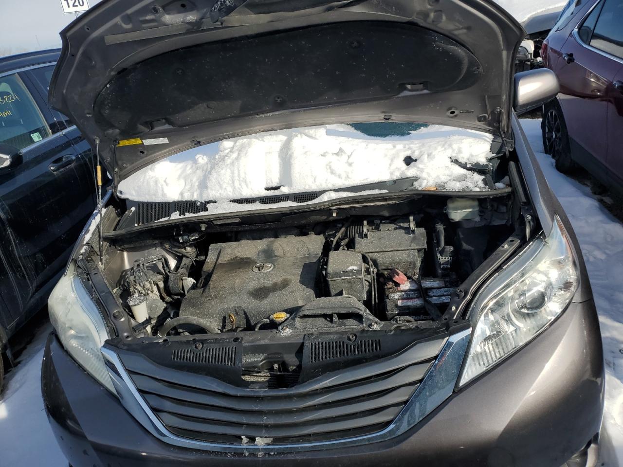 2014 Toyota Sienna - Image 11