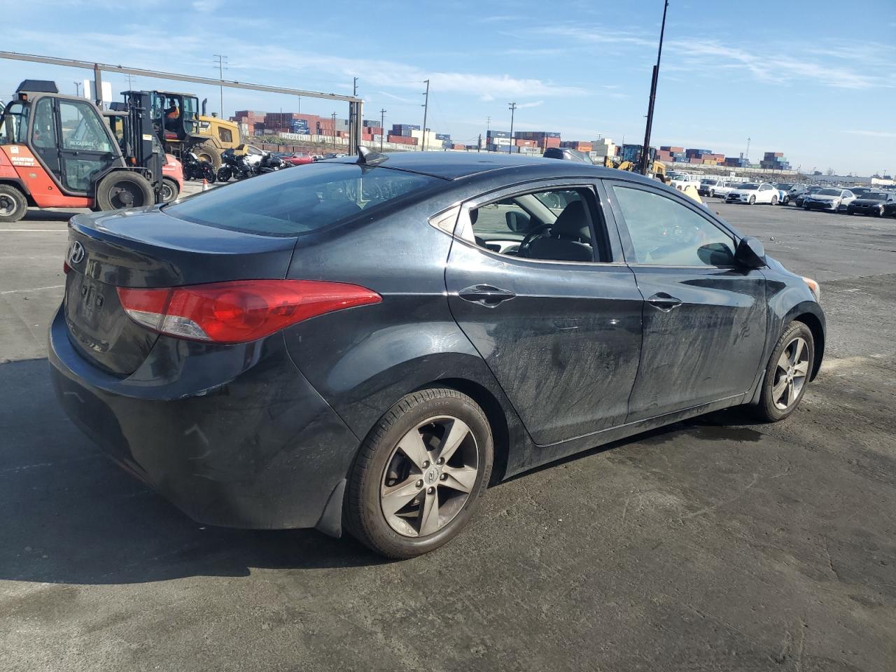 2013 Hyundai Elantra - Image 3