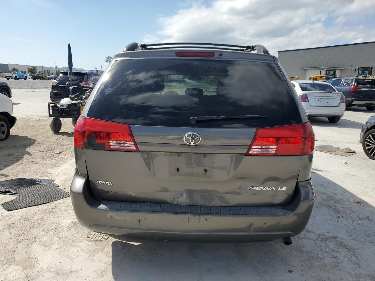 2005 Toyota Sienna - Image 6
