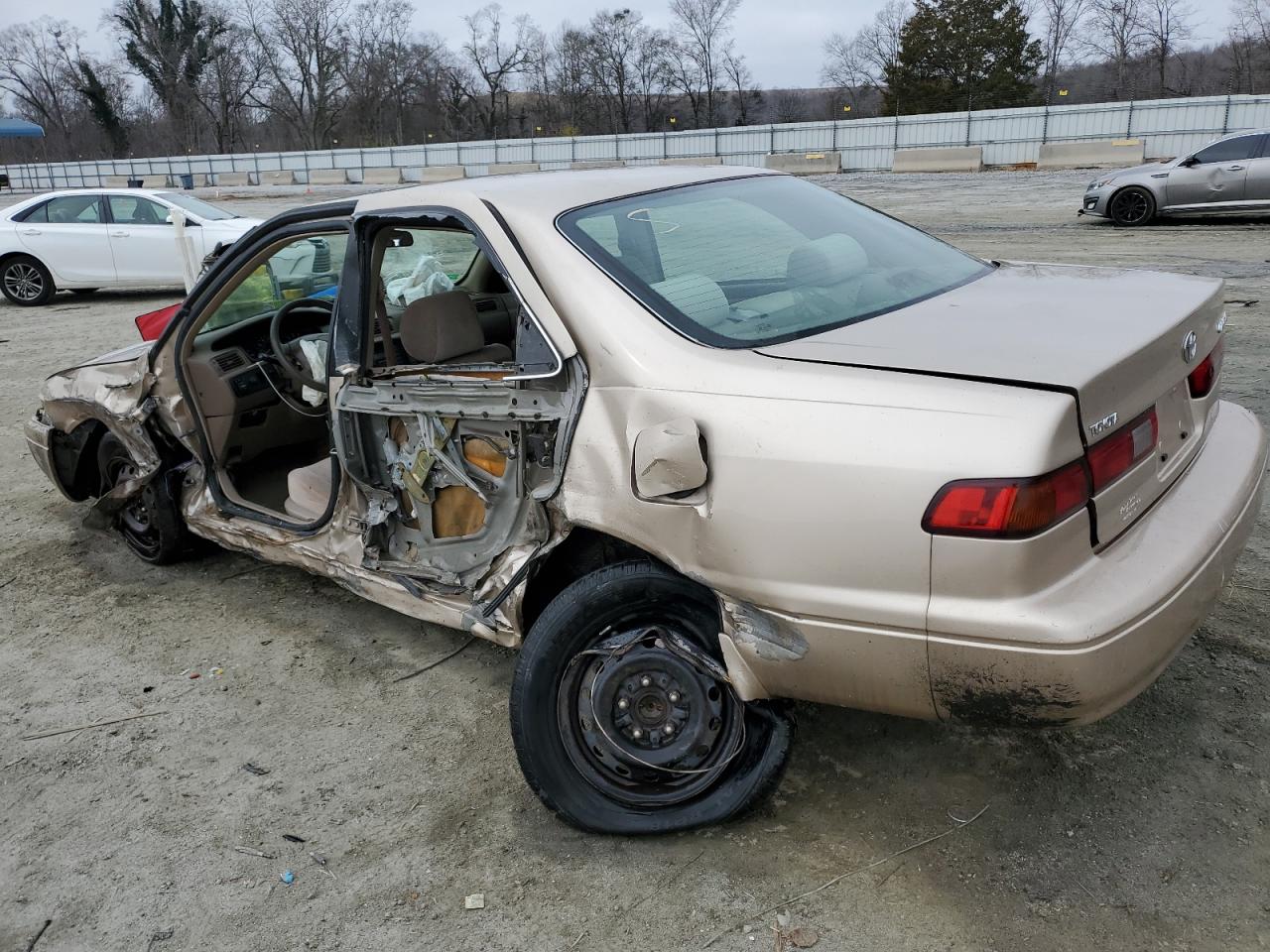 1999 Toyota Camry - Image 2