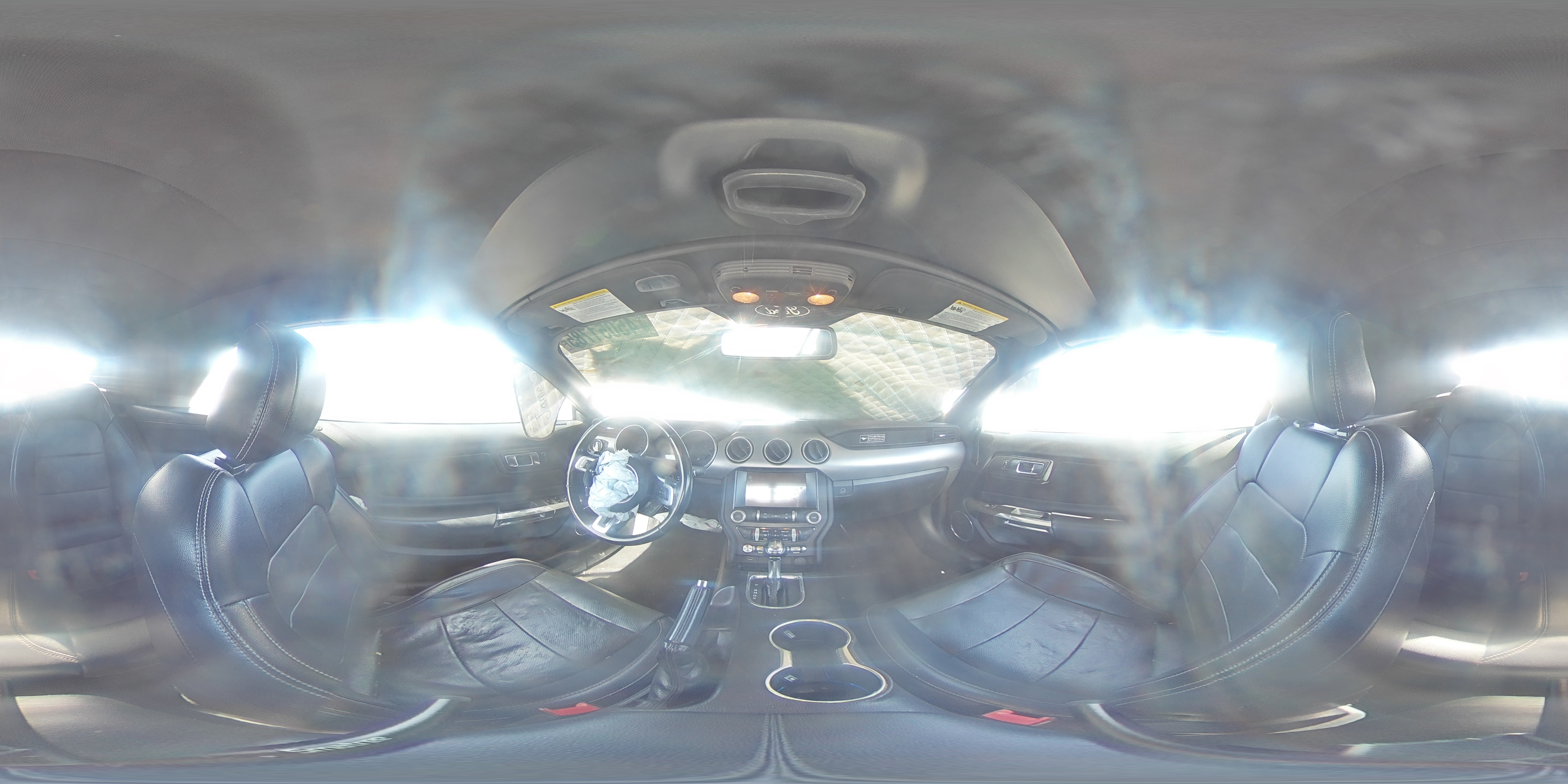 2020 Ford Mustang - Image 13