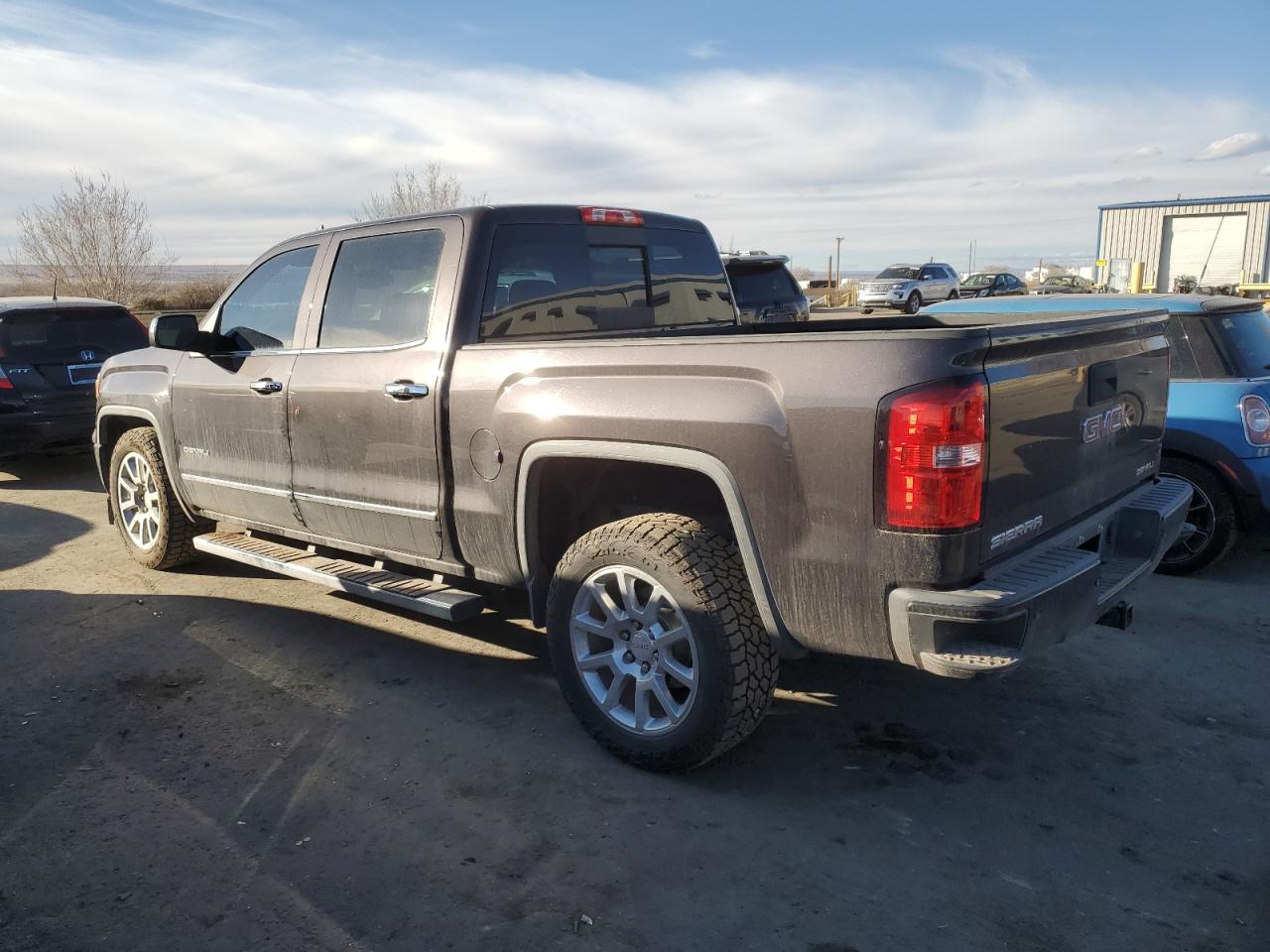 2015 GMC Sierra - Image 2