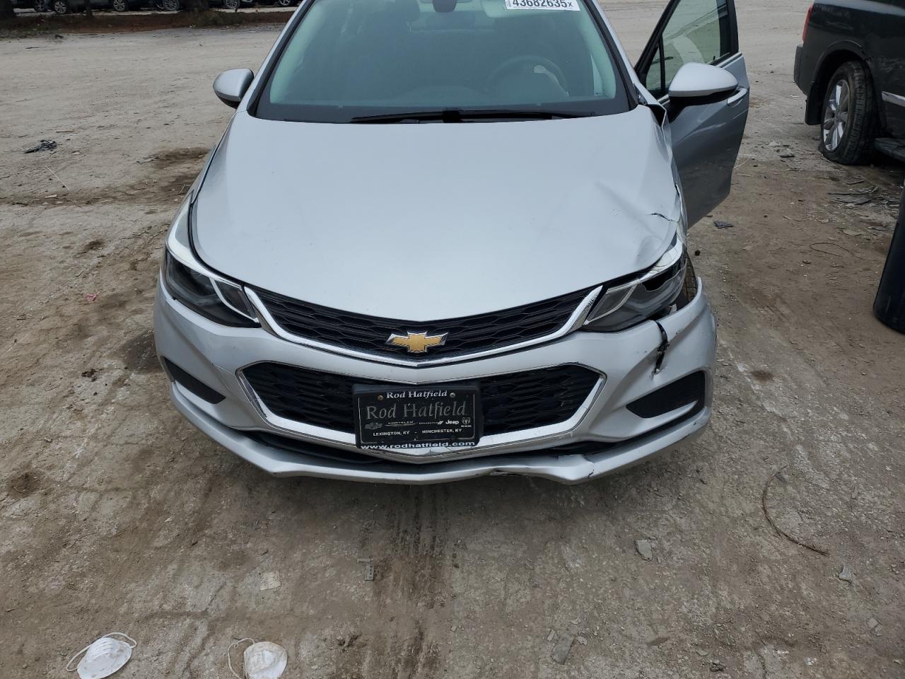 2017 Chevrolet Cruze - Image 11