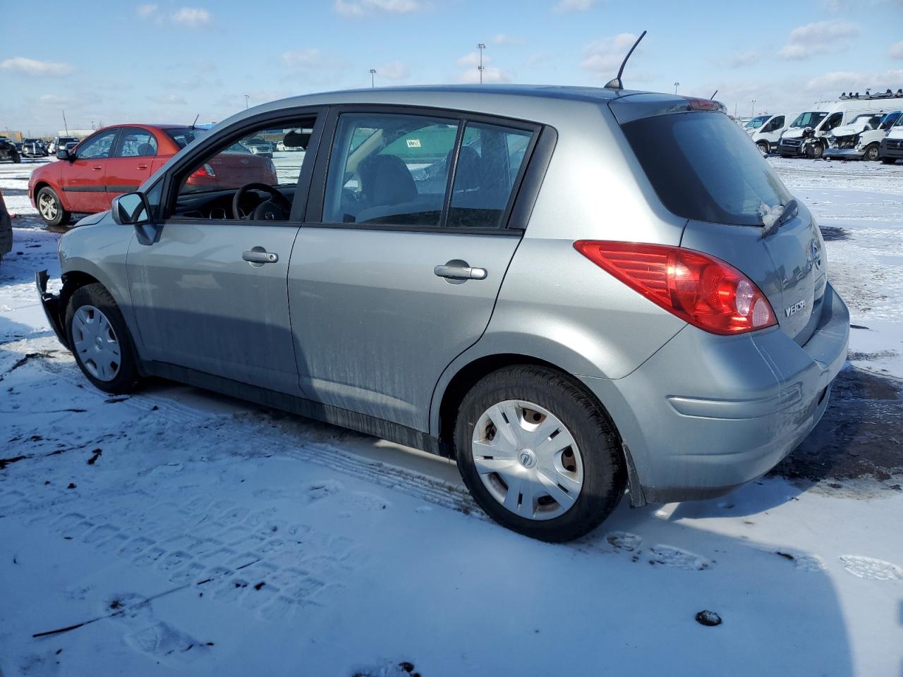 2010 Nissan Versa - Image 2