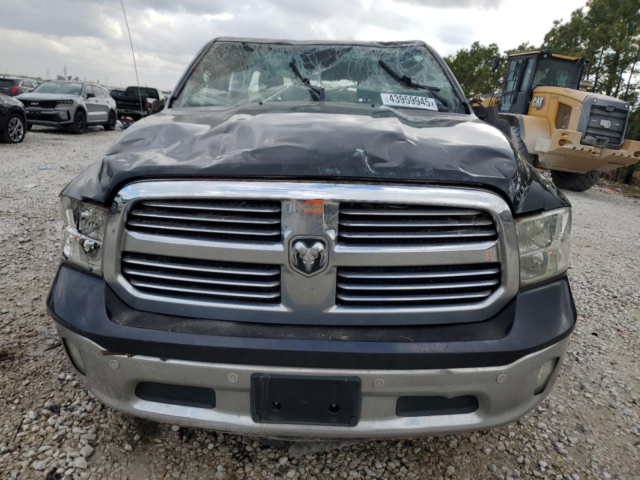 2016 RAM 1500 - Image 5