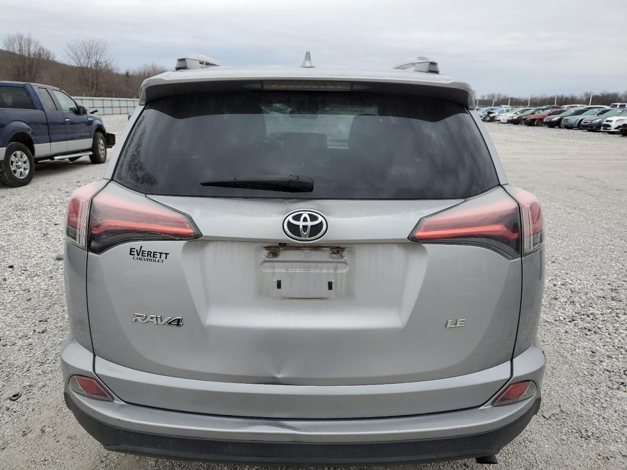 2017 Toyota RAV 4 - Image 6