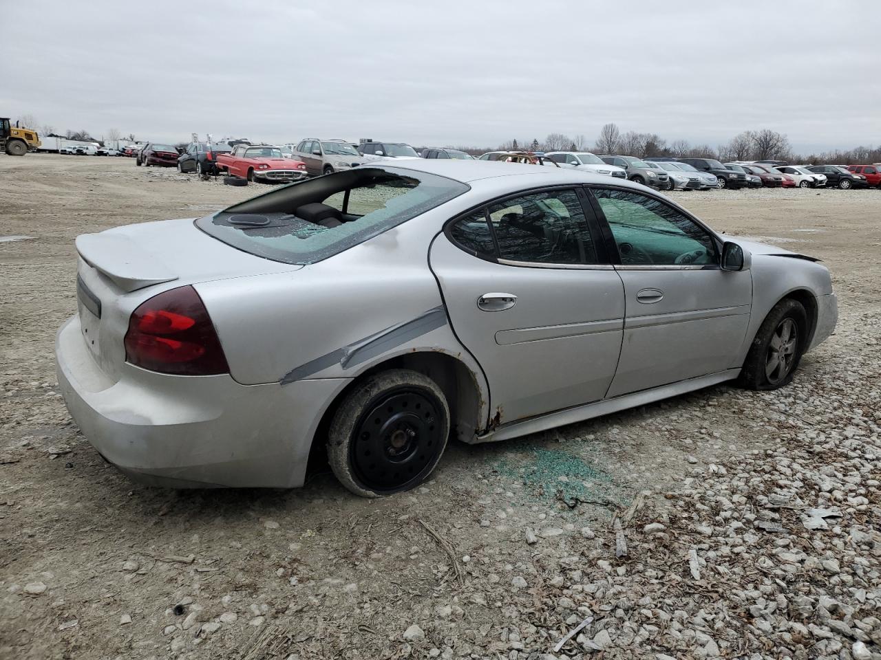 2005 Pontiac Grand Prix - Image 3
