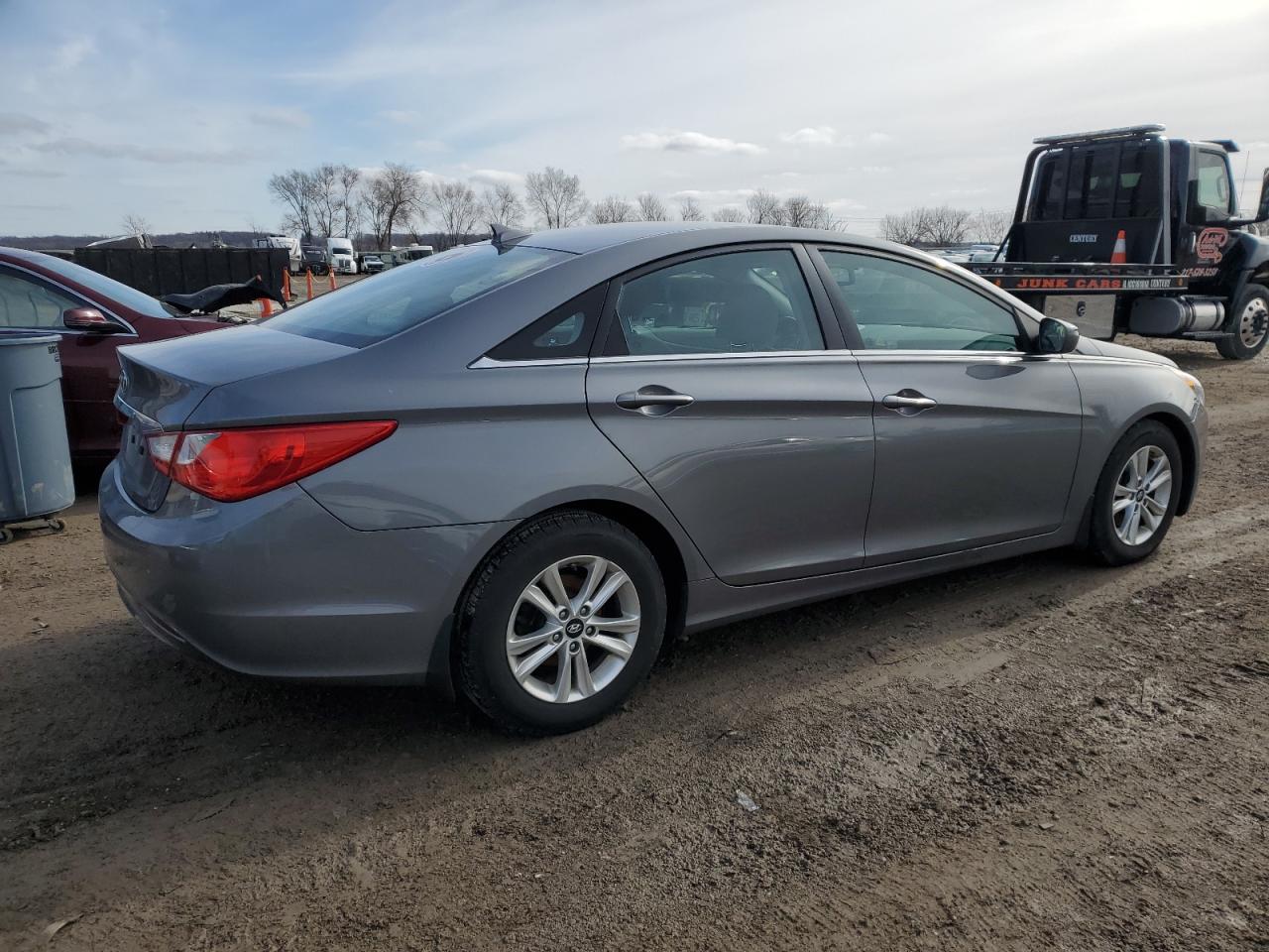 2013 Hyundai Sonata - Image 3