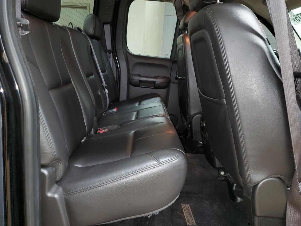2010 GMC Sierra - Image 10