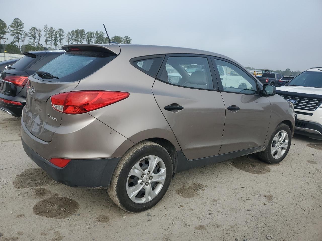 2010 Hyundai Tucson - Image 3