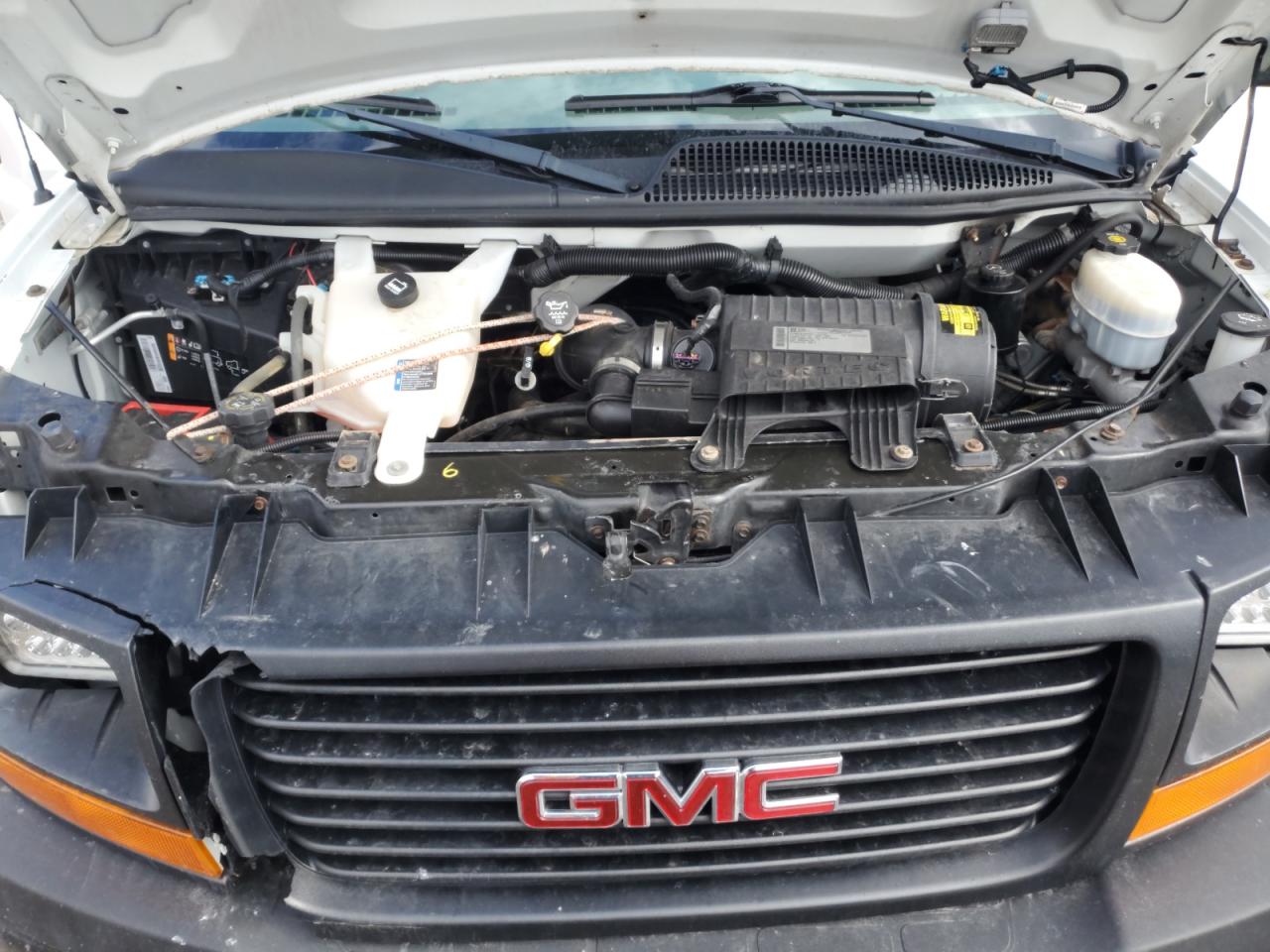 2012 GMC Savana - Image 13