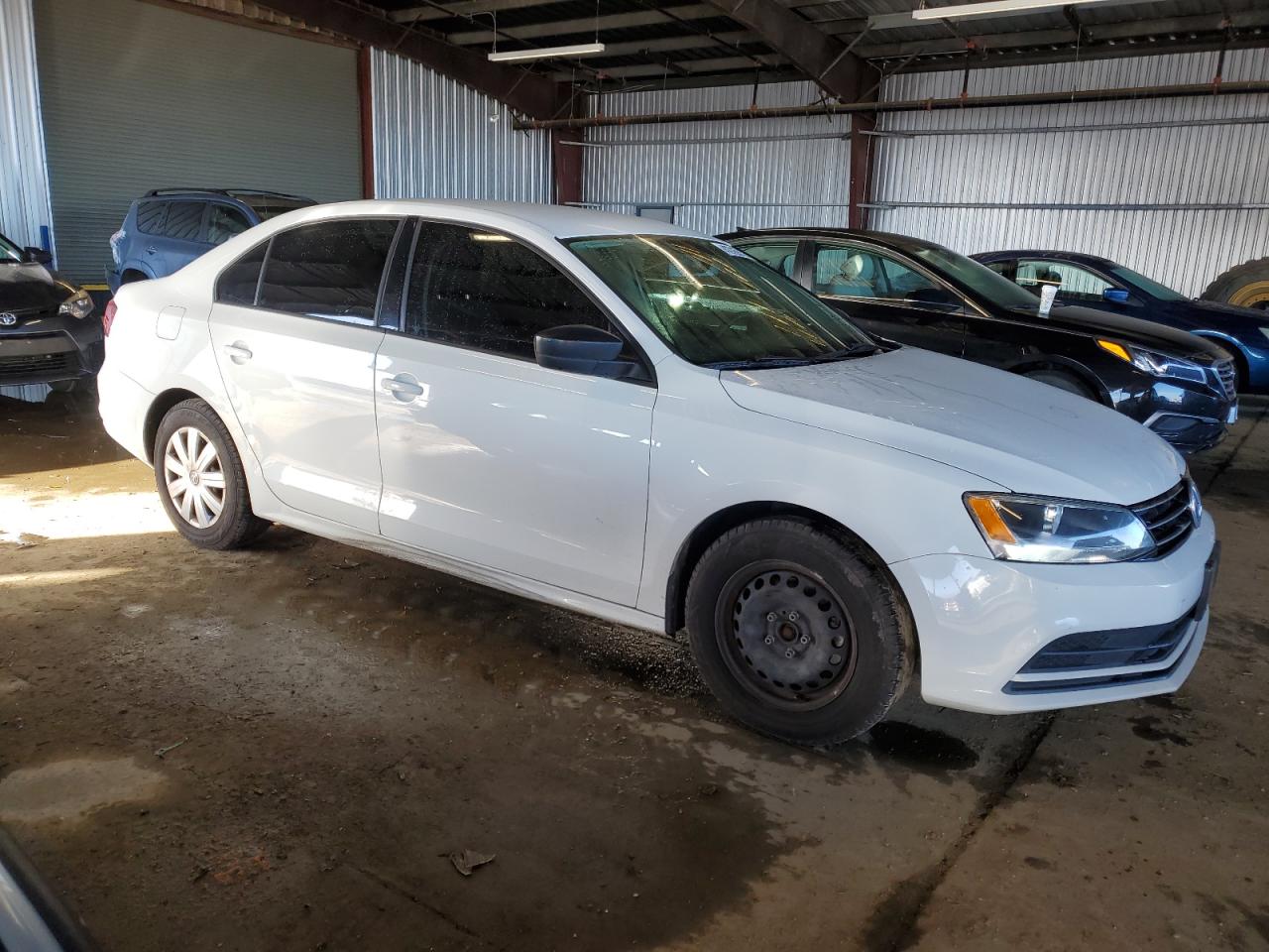 2016 Volkswagen Jetta - Image 4