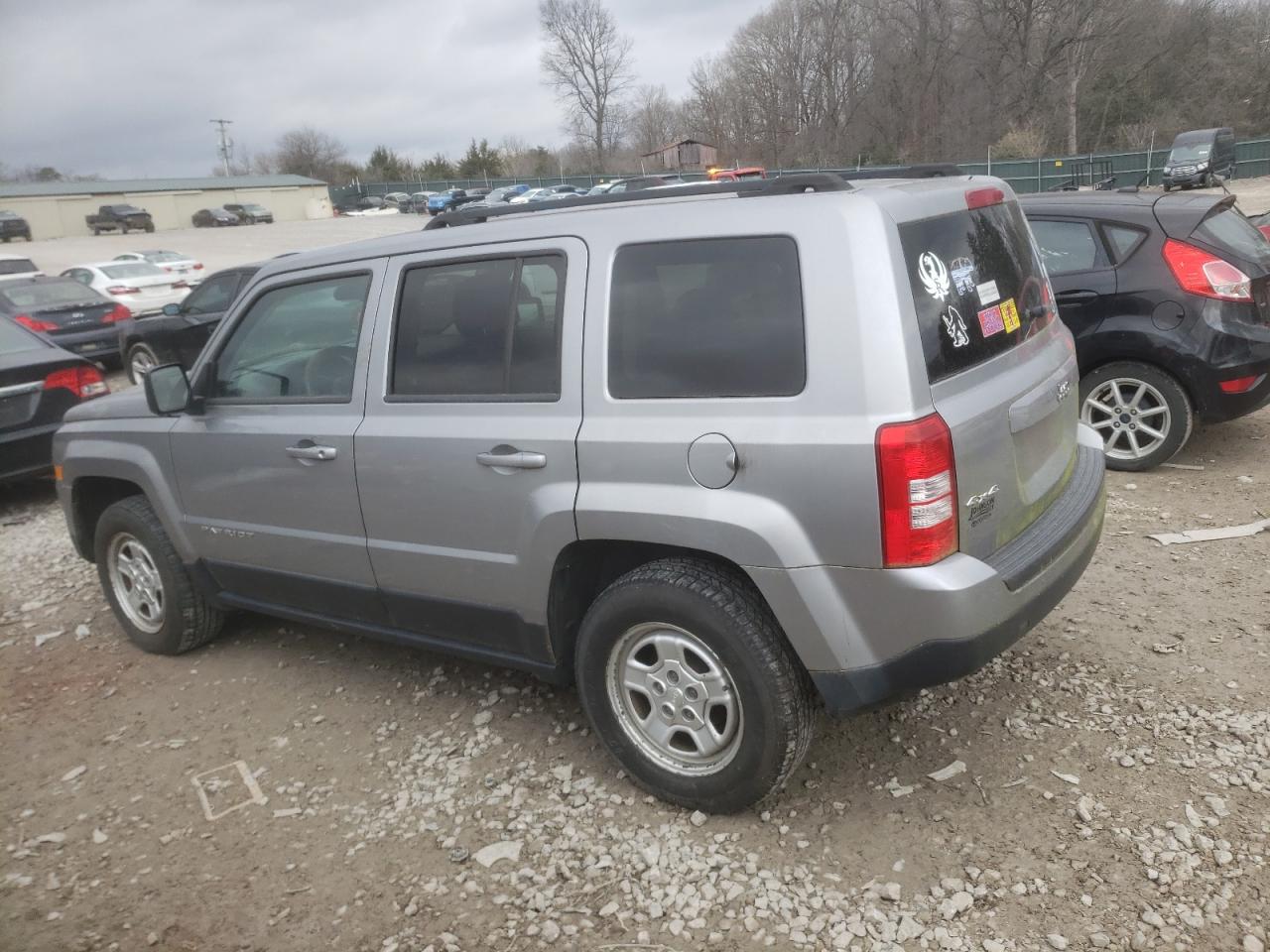 2015 Jeep Liberty (Patriot) - Image 2