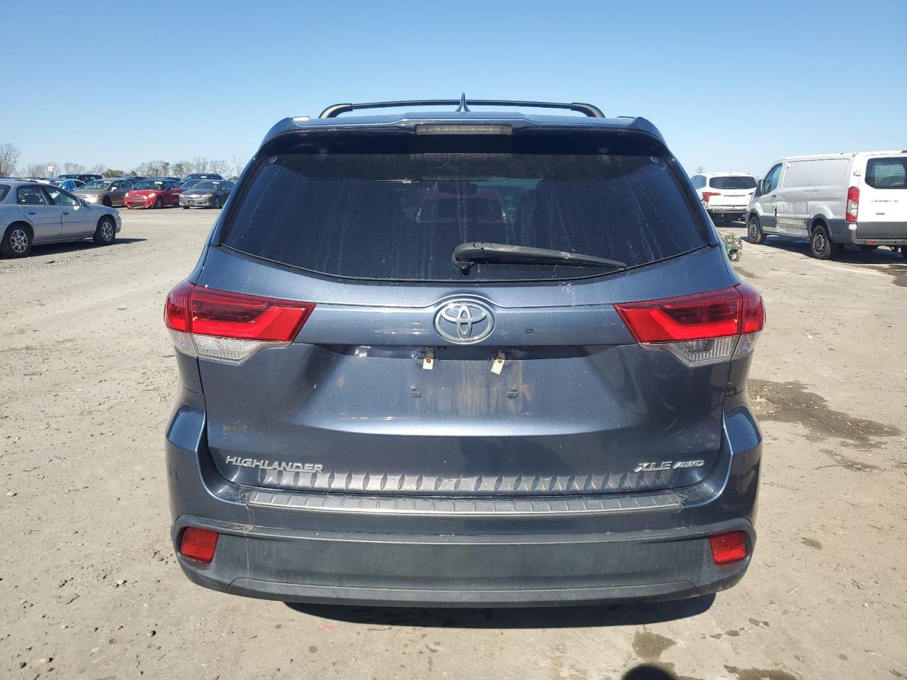 2018 Toyota Highlander - Image 6