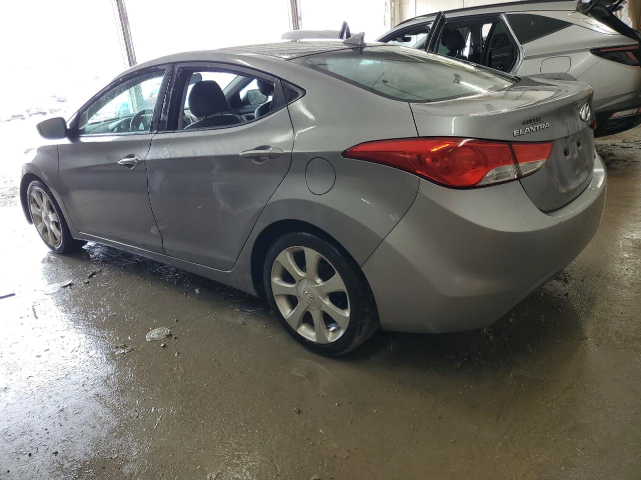 2012 Hyundai Elantra - Image 2