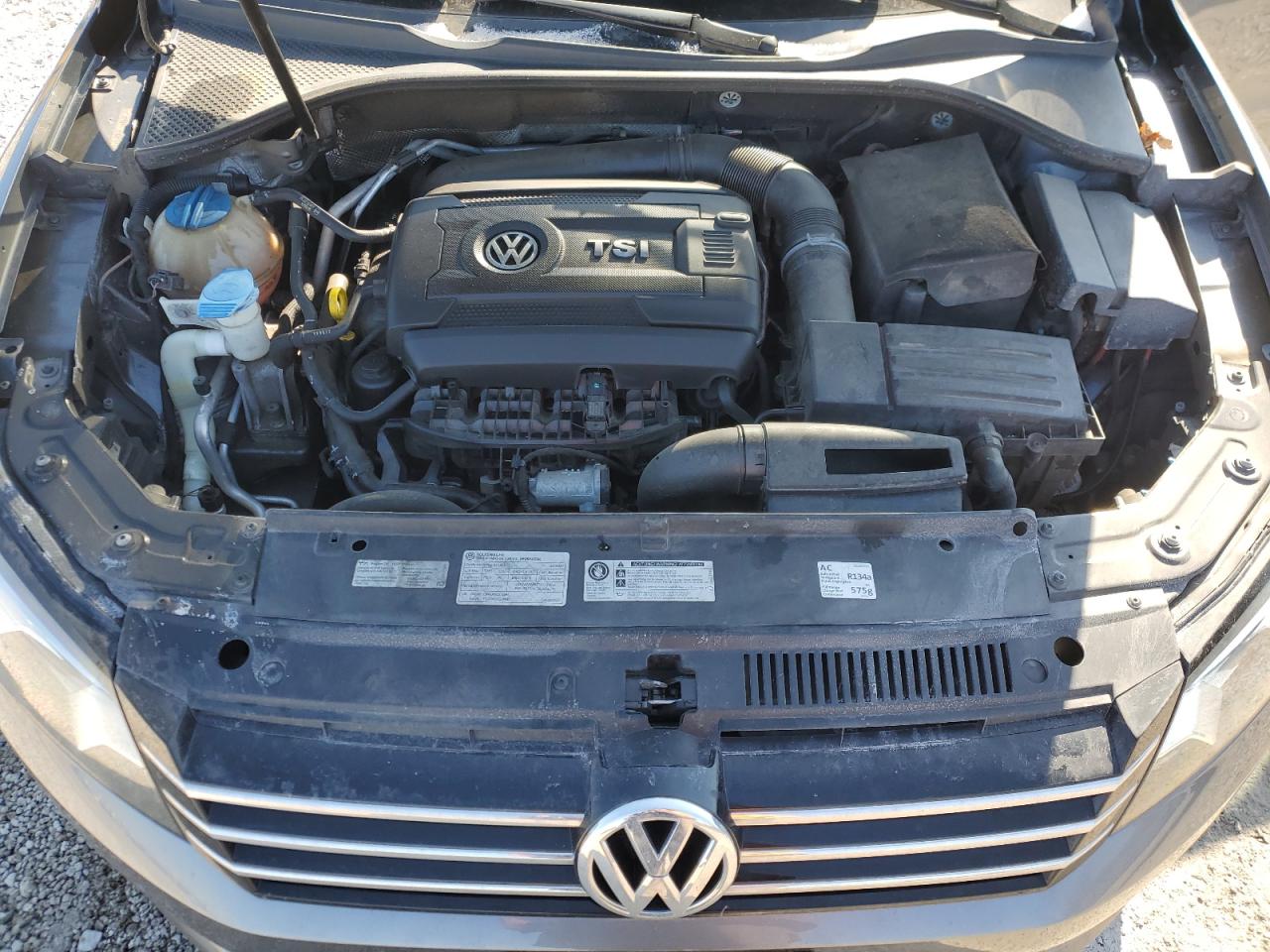 2014 Volkswagen Passat - Image 11