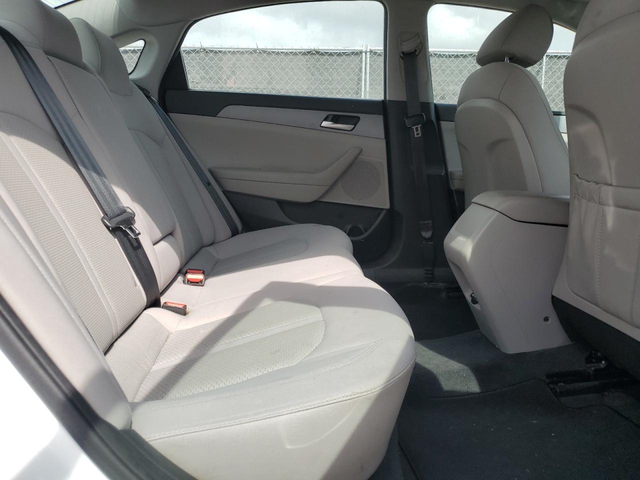 2018 Hyundai Sonata - Image 10