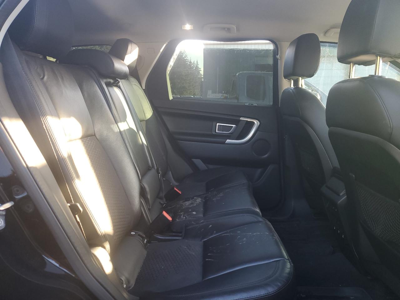 2017 Land Rover Discovery - Image 11