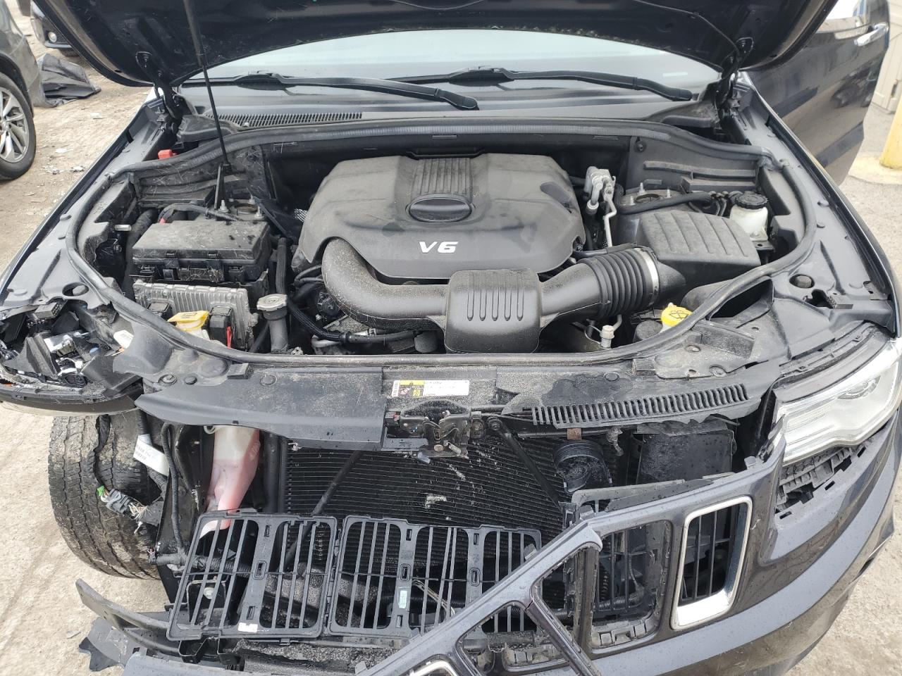 2015 Jeep Grand Cherokee - Image 12