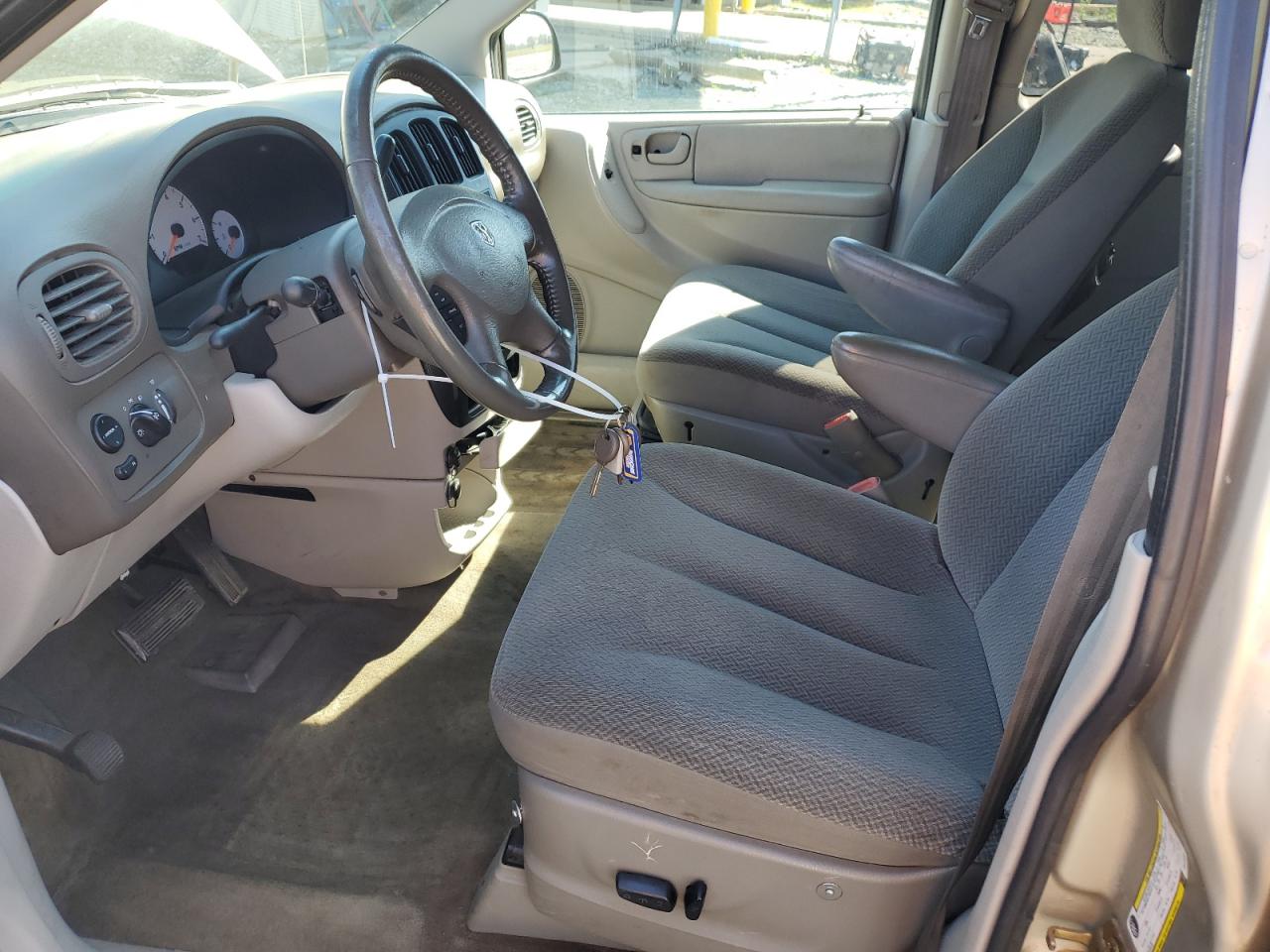 2005 Dodge Caravan - Image 7