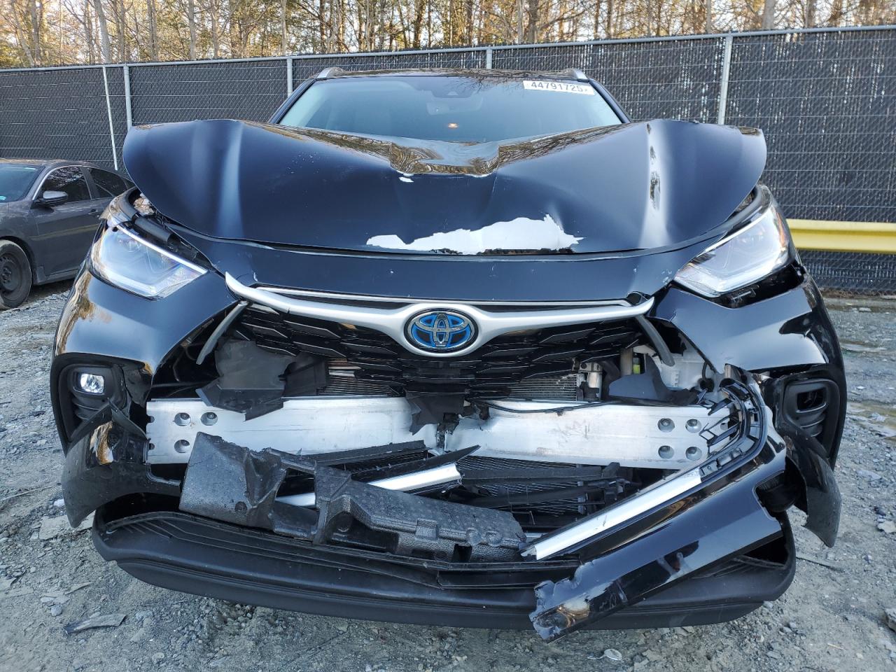 2021 Toyota Highlander - Image 5