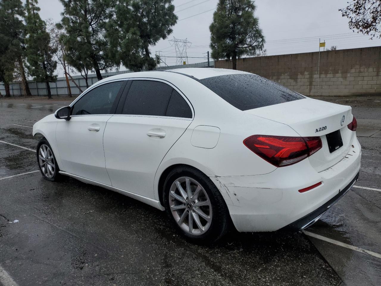 2019 Mercedes-Benz A-klasse - Image 2