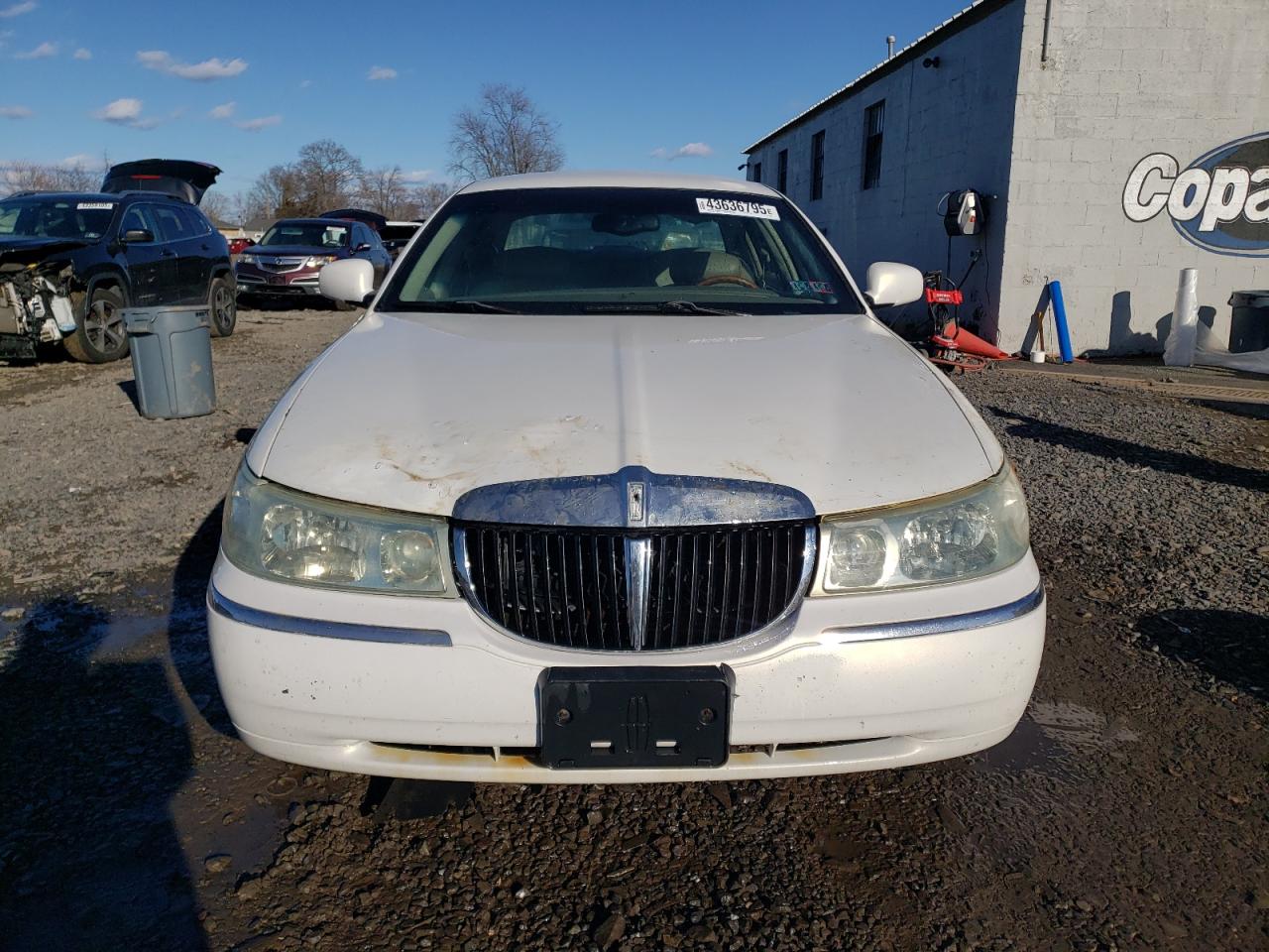 2002 Lincoln Town Car - Image 5