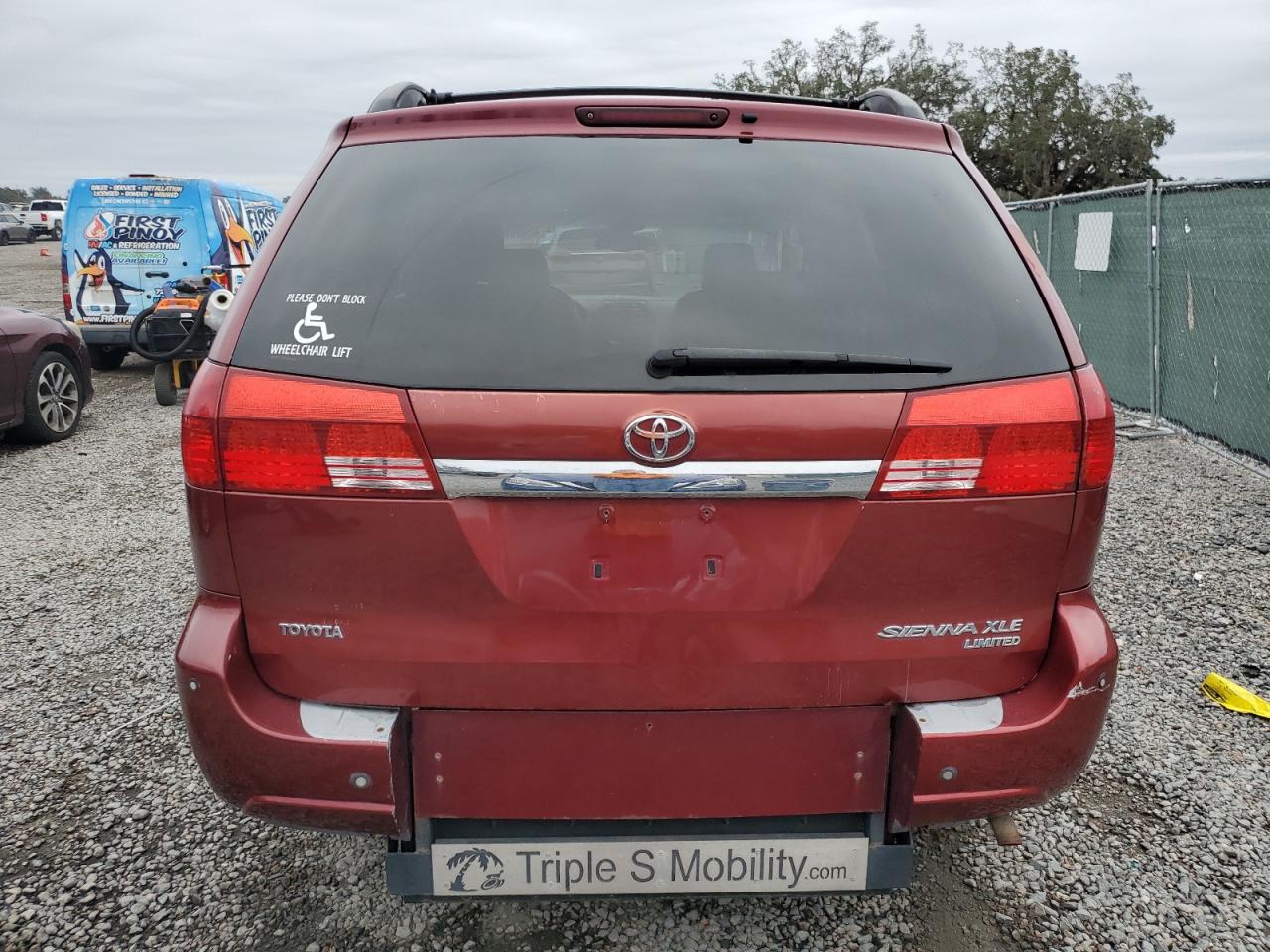 2005 Toyota Sienna - Image 6