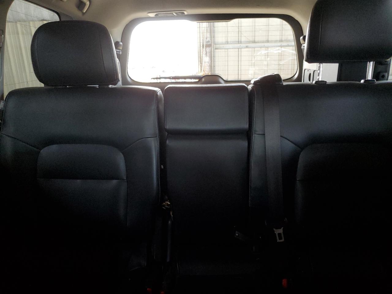 2015 Toyota Land Cruiser - Image 10