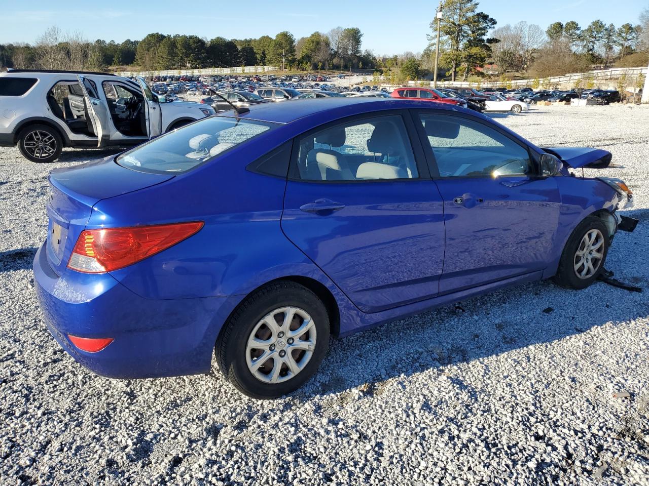 2013 Hyundai Accent - Image 3