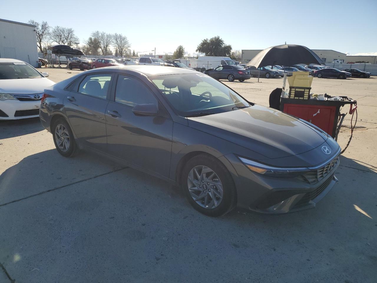 2024 Hyundai Elantra - Image 4