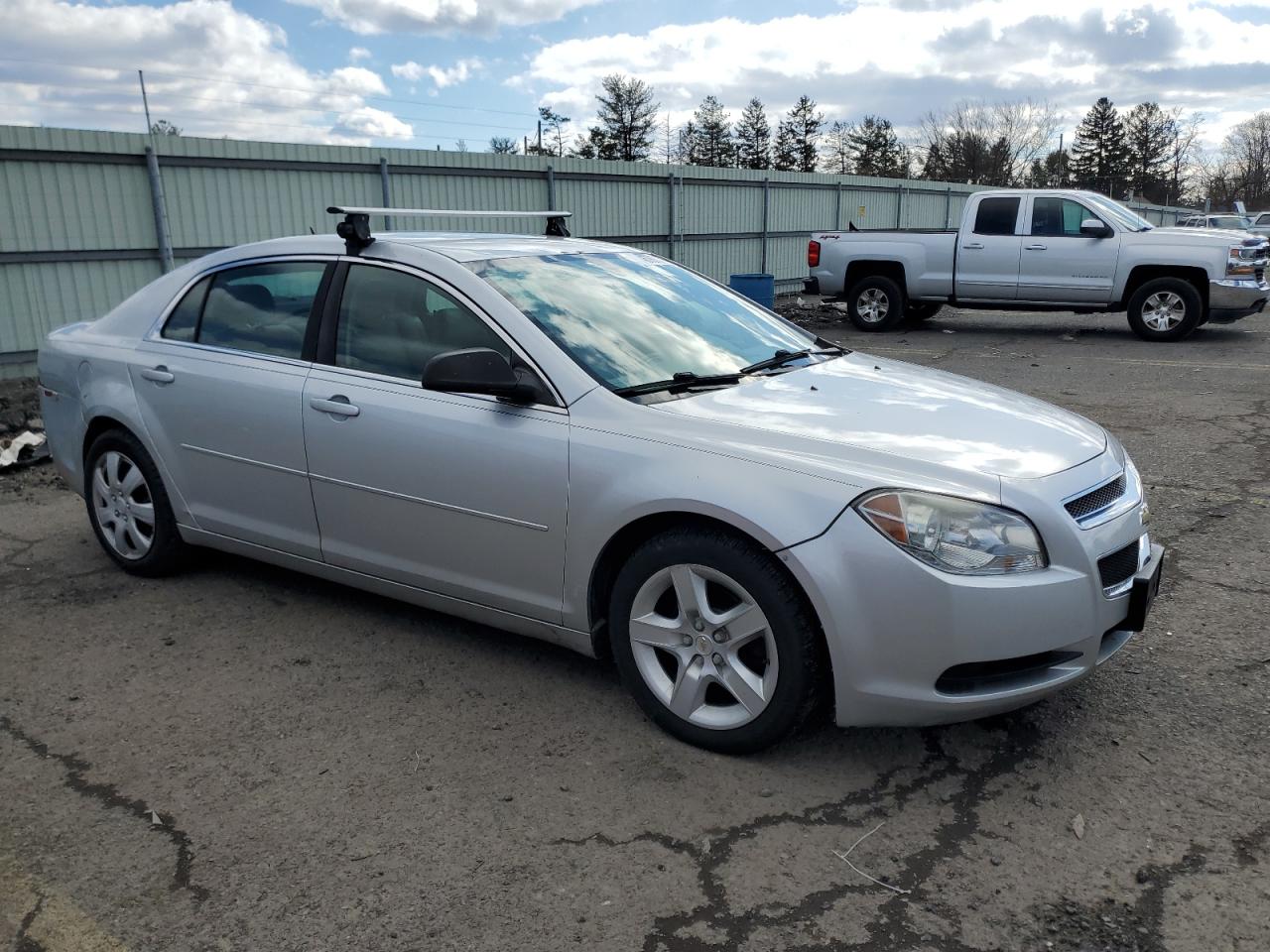 2010 Chevrolet Malibu - Image 4