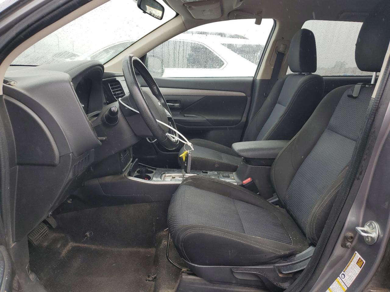 2018 Mitsubishi Outlander - Image 7