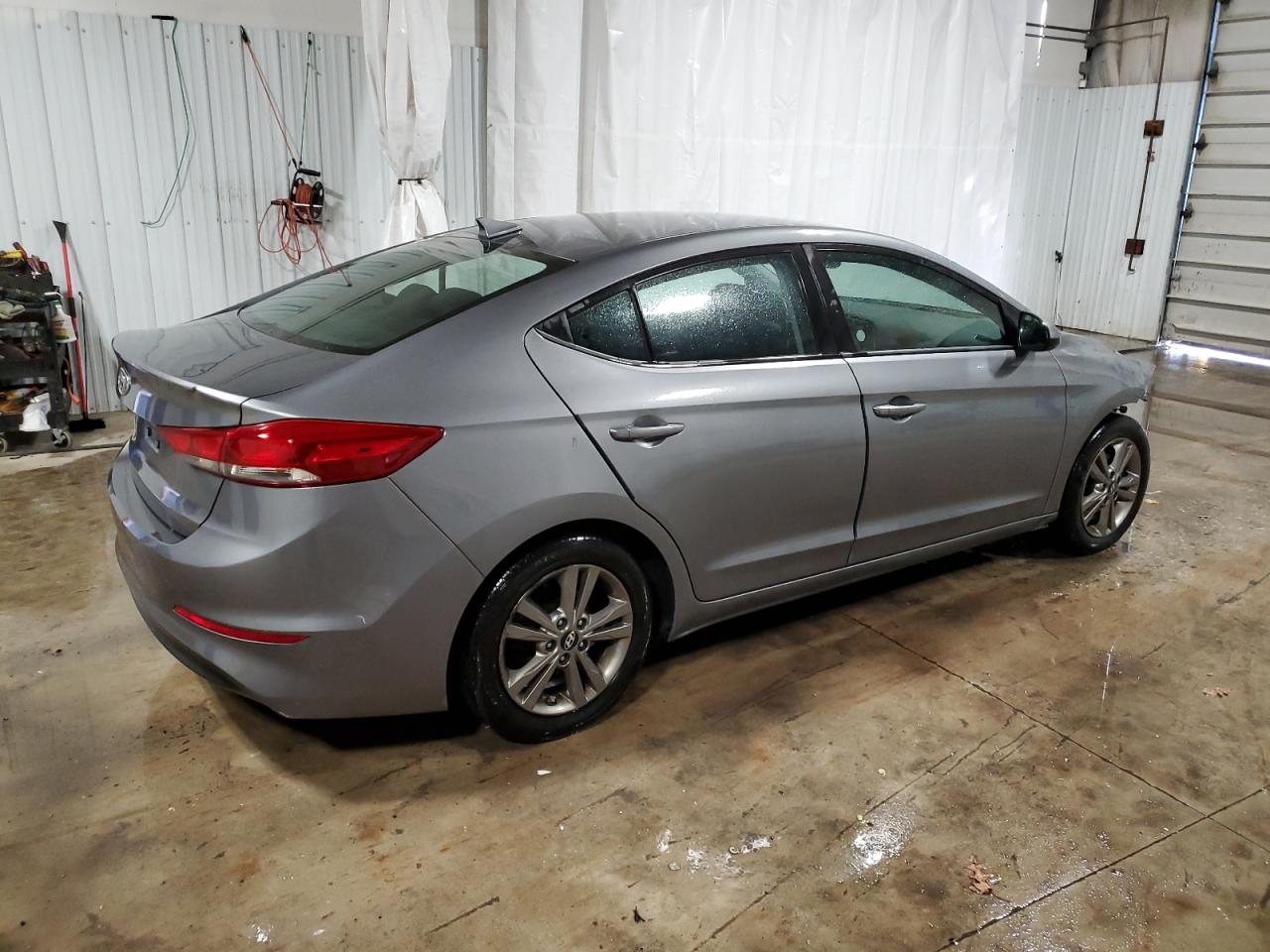 2018 Hyundai Elantra - Image 3