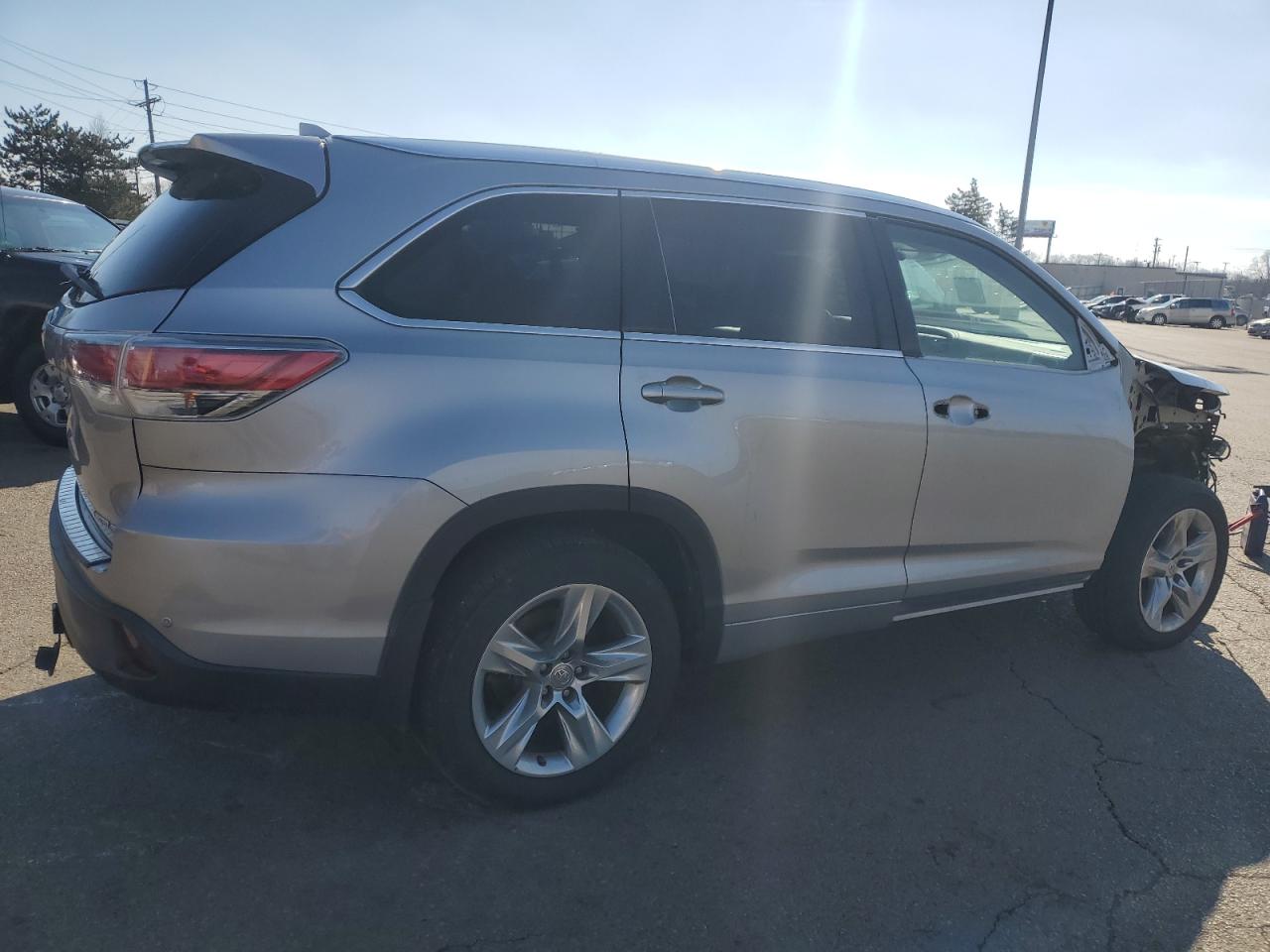 2015 Toyota Highlander - Image 3