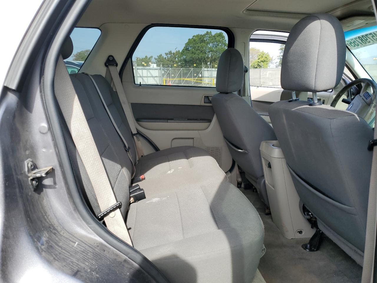 2009 Ford Escape - Image 11