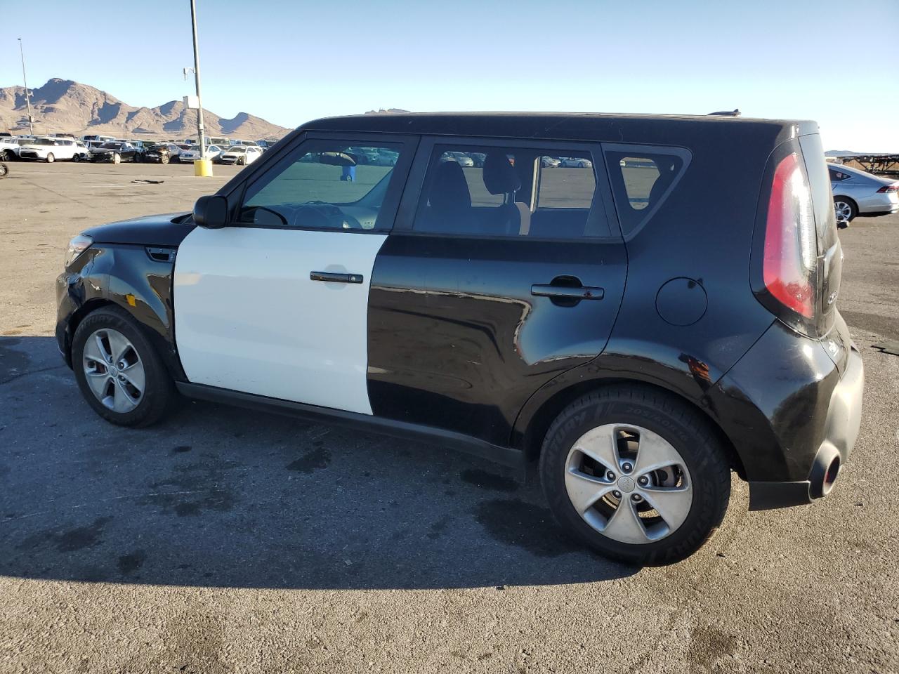 2016 Kia Soul - Image 2
