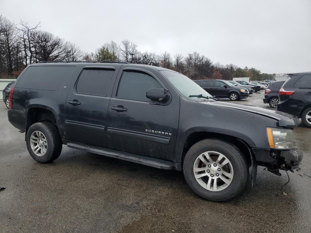 2010 Chevrolet Suburban - Image 4