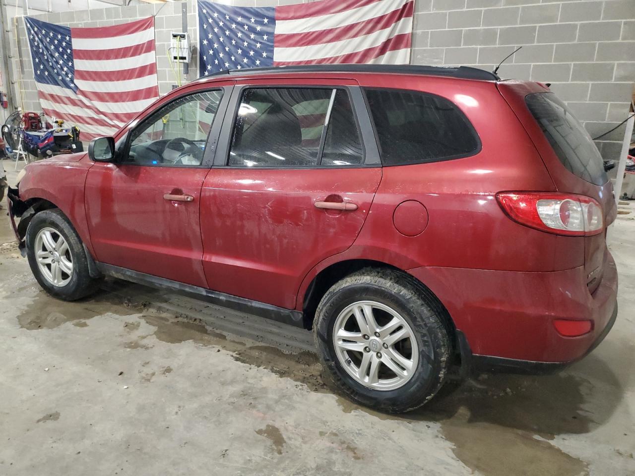 2010 Hyundai Santa Fe - Image 2