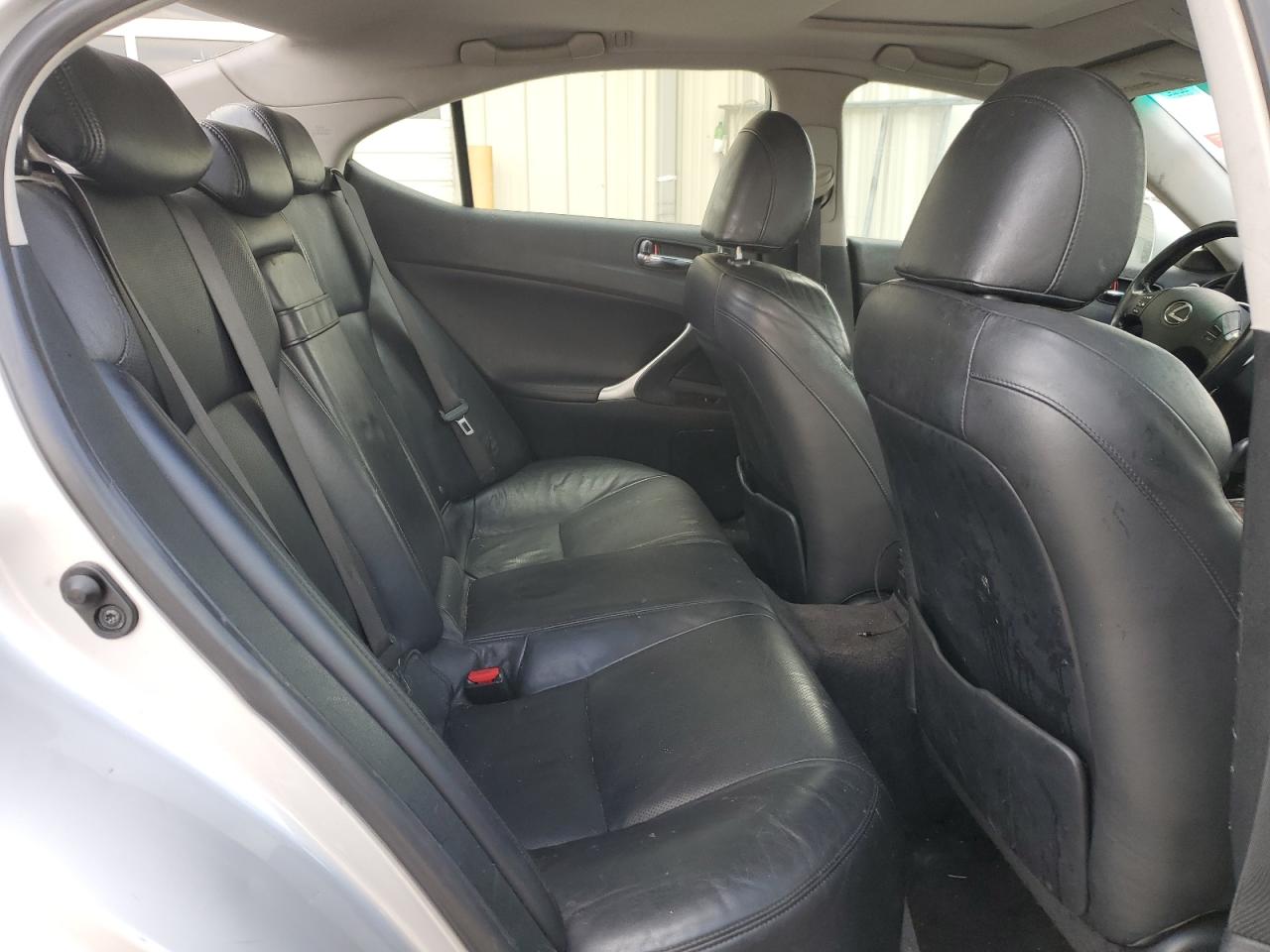 2007 Lexus IS - Image 10
